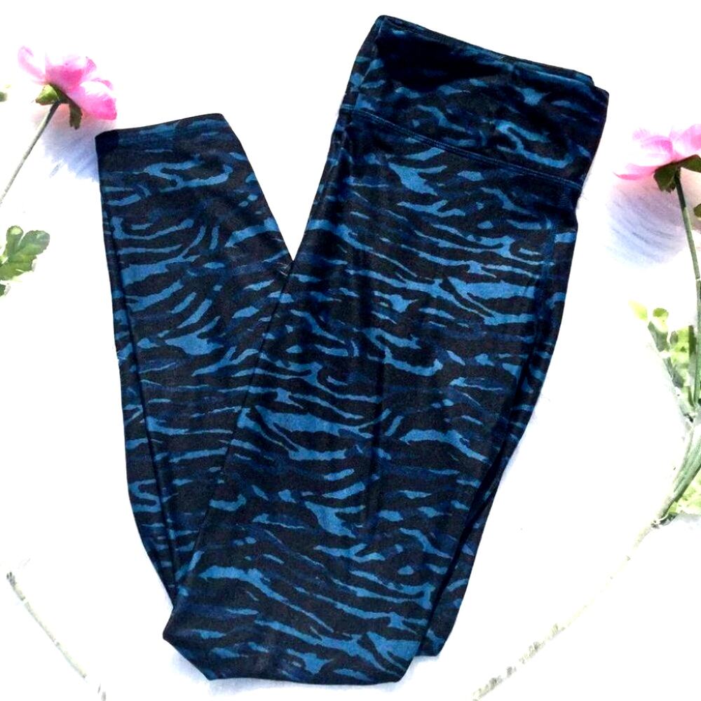Fabletics Blue Black Animal Print Workout Leggings Size Small/Medium